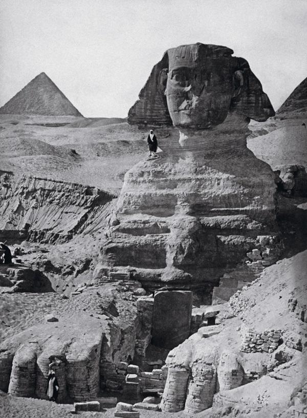 Tesoros egipcios en blanco y negro