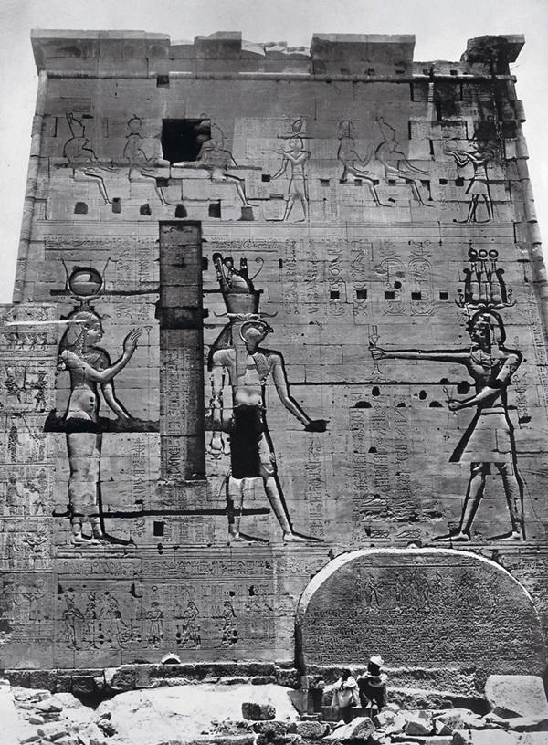 Tesoros egipcios en blanco y negro