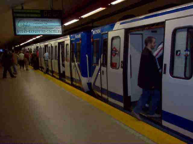 HISTORIAS EN EL METRO DE MADRID