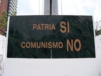 Mensajes divertidos en plazas absurdas