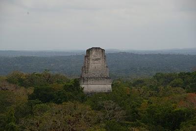 Conociendo el mundo Maya desde el centro de Tikal