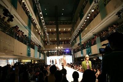 DESFILE DE MODA EN ORCHARD ROAD