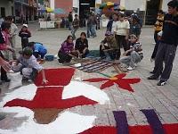 Alfombras de la I.E. Simón Bolívar para el CORPUS CHRISTI (Otuzco 2010 )