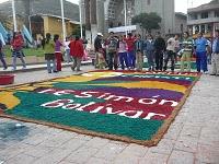 Alfombras de la I.E. Simón Bolívar para el CORPUS CHRISTI (Otuzco 2010 )