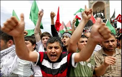 El Gobierno israelí se queda solo ante las críticas.