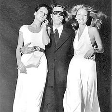 DISEÑADORES:  Halston