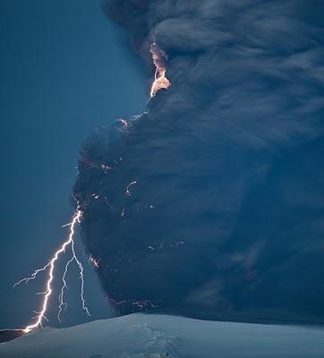 -IMAGENES DEL VOLCAN EN ISLANDIA-