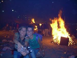 San Juan en la playa: fuego, música y diversión
