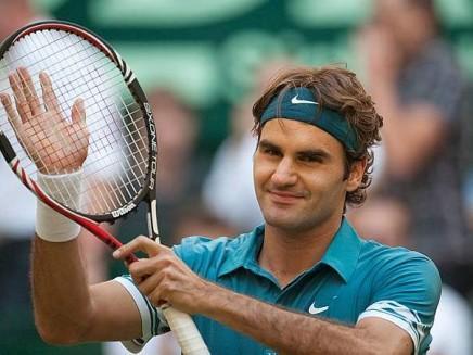 Federer, a la final en Halle