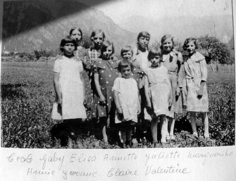 Jeunes filles d'Etiez, 1930, dans pascaltornay.romandie.com