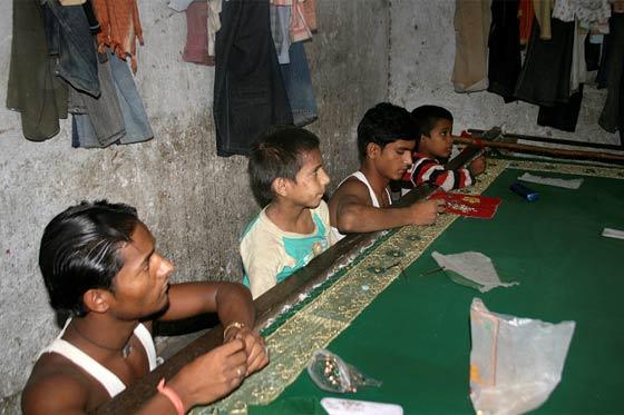 Niños trabajando en India