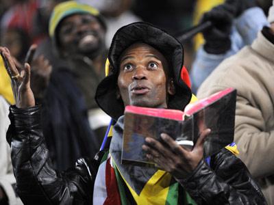 El dios de la pelota en Sudáfrica. Del deporte al humor.