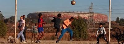 El dios de la pelota en Sudáfrica. Del deporte al humor.