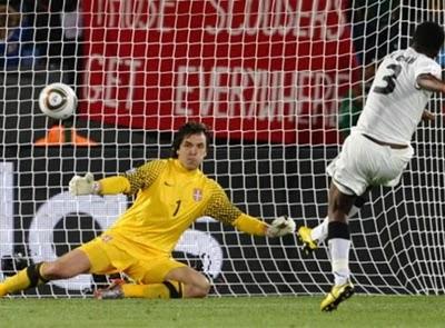 SUDÁFRICA 2010: UN PENAL, Y EL RESTO, LA NADA MISMA