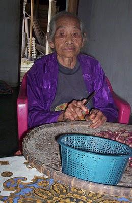 Entretenimiento » Entretenimiento » Rarezas  Descubren a mujer de '157 años' en censo de Indonesia