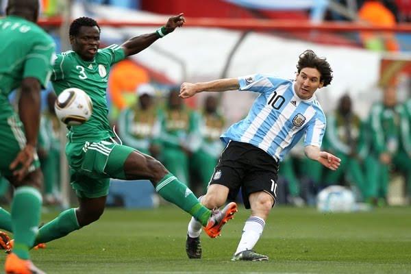 A contramano de la especulación reinante, Messi