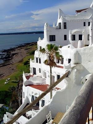 SC 131: Pasado y Futuro: Ushida, Kurokawa, Zaha, Casapueblo y los Smithson