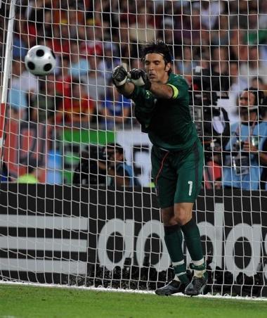 EURO 2008 M28 Ernst Happl Stadium Vienna Italy v Spain /06/2008 Gianluigi Buffon (ITA) Photo Roger Parker Fotosports International