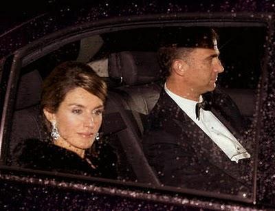 Dña. Letizia asistirá a la boda de Victoria de Suecia vestida por Felipe Varela