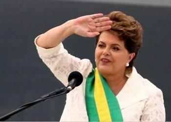 Rousseff atribuye su llegada al poder al trabajo anterior de las mujeres en la lucha por sus derechos