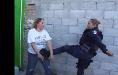 policia patea a mujer en ciudad juarez