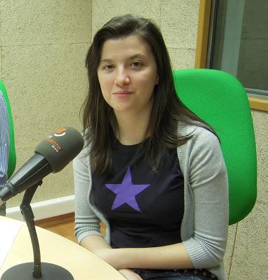 Entrevista a la escritora Ana Pomares en Radio San Vicente