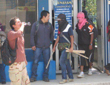 Presidente de Comité de Lucha, defiende a lo encapuchados que ingresaron en la Reunión del Consejo Universitario UNASAM