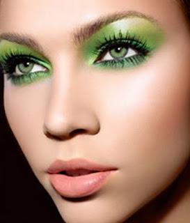 Edición Limitada 2013. Laca verde Esmeralda. Edición Limitada 2013. Laca verde Esmeralda.