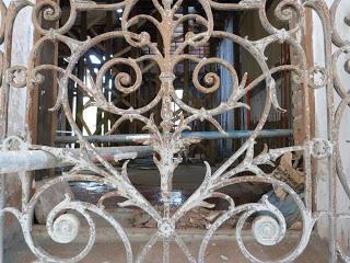 rEStAUraciÓN de EleMEnToS MetÁLicoS: ReJAs y BarANDillAs