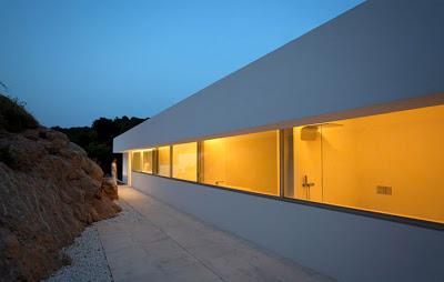 Casa Minimalista en Calpe, Espana