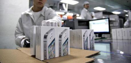 Las ganancias de Foxconn bajan debido a la poca demanda que tiene el iPhone