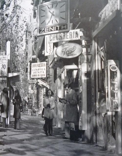 BARCELONA...POST, DEDICADO A LOS LIBROS...Y ANTIGUAS LIBRERÍAS EGEA Y LOS KIOSCOS DE VENTA DE LIBROS DE OCASIÓN, YA NO EXISTEN...11-04-2013...