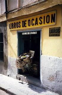 BARCELONA...POST, DEDICADO A LOS LIBROS...Y ANTIGUAS LIBRERÍAS EGEA Y LOS KIOSCOS DE VENTA DE LIBROS DE OCASIÓN, YA NO EXISTEN...11-04-2013...