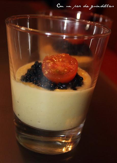 Verrine de brandada de bacalao con caviar y tomate cherry