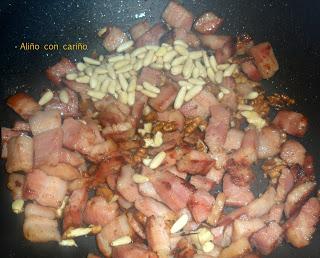 COLES DE BRUSELAS CON BACON, NUECES Y PIÑONES (GRATINADAS)