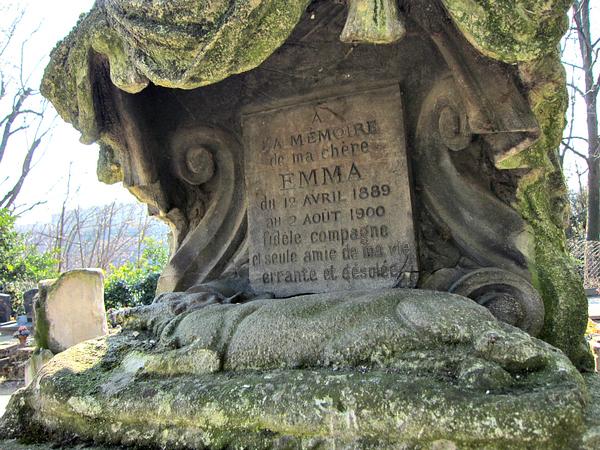 El cementerio para perros y mascotas más antiguo del mundo.