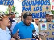 Trabajadores Telecentro piquetean Palacio Nacional.