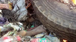 Queman viva mujer acusada de brujería.