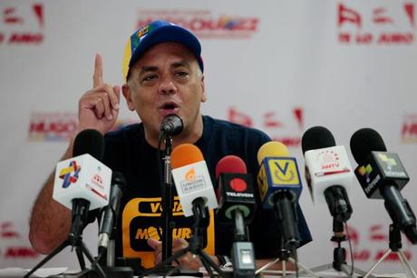 Miente miente que algo queda: Acusan a Maduro, en redes, de menosprecio… pero fue Capriles Miente miente que algo queda: Acusan a Maduro, en redes, de menosprecio… pero fue Capriles