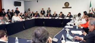Diálogo intenso del titular de la SCT con senadores del PRD