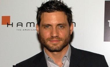 Director explica reemplazo de Gael García por Edgar Ramírez