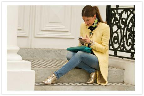 Contrasting colors photo 2-yellow_coat-black_shirt-2_zps0b03df40.jpg