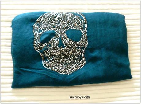 MY FAVORITE CUPBOARD / Scarves MY FAVORITE CUPBOARD / Scarves