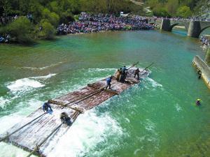 Almadieros_dia_almadia