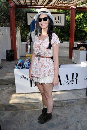 Alessandra Ambrosio, Miranda Kerr, Kristen Stewart y Vanessa Hudgens en Coachella. Dress Code