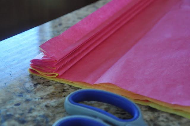 Cómo hacer una flor con papel de seda