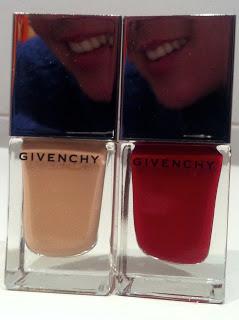 Manicura Le Vernis Givenchy Nails