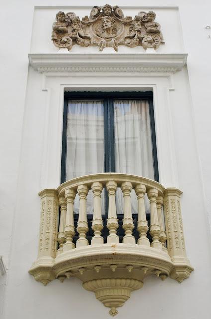 El número 57 de la Calle San Vicente.