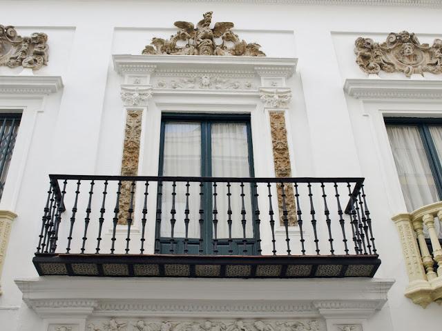 El número 57 de la Calle San Vicente.