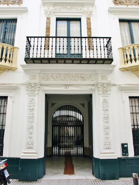 El número 57 de la Calle San Vicente.